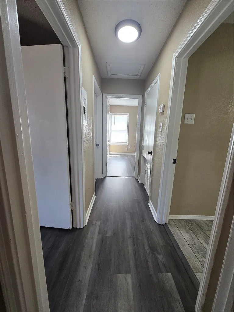 3 bed, 908 sqft, $1,550 — Photo 4