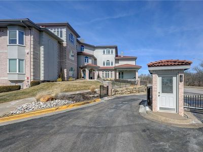 12600 S Pflumm Rd STE 103, Olathe, KS, 66062