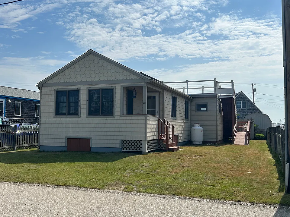 25 Champlin Ave