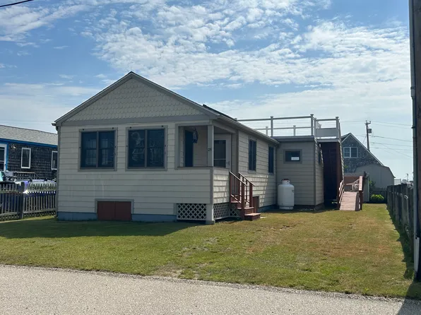 25 Champlin Ave, Narragansett, RI 02879