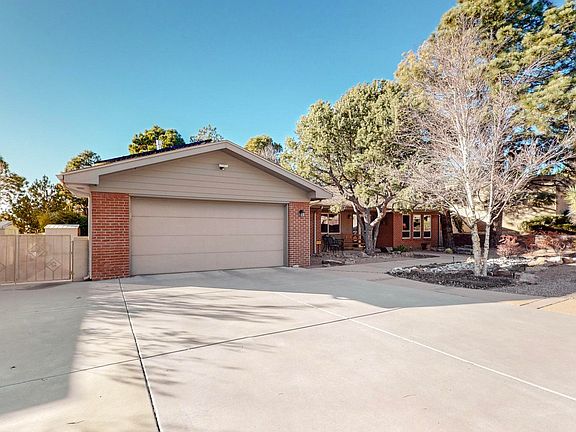 2nd image of 3801 Camino De La Sierra NE