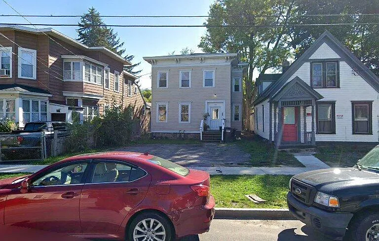 710 E Laurel St #2 — Photo 1