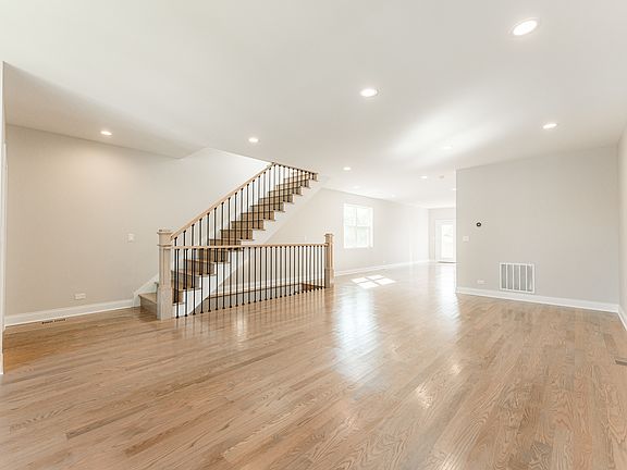 3rd image of 8121 W Forest Preserve Dr