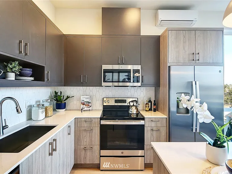 3104 SW Avalon Way — Photo 10