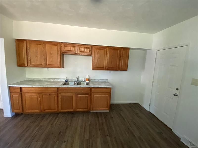 62 Whiteman Ave Uniontown, PA, 15401 Apartments for Rent Zillow