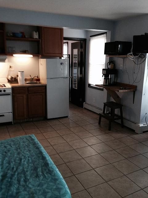 1st image of 638 Wesley Ave #2-C