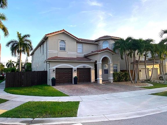 2nd image of 11522 NW 83rd Way