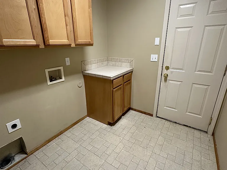 3506 Waterford St — Photo 17