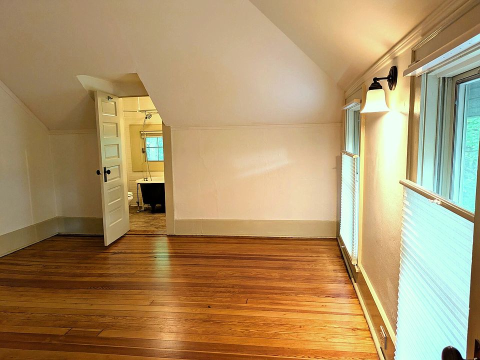 Bedroom with Ensuite Bath