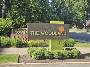 31 Woodland St #8F, Newington, CT 06111