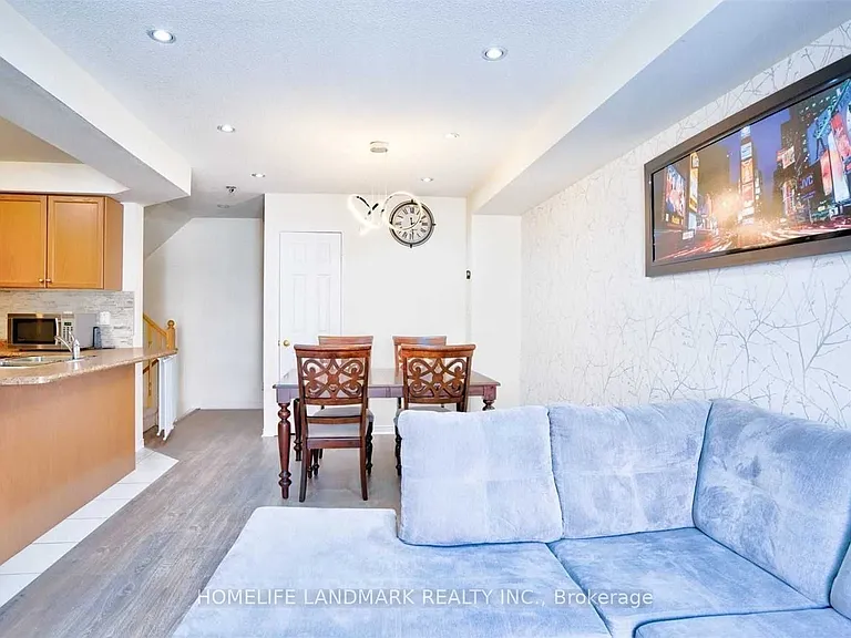38 Silvester St — Photo 2