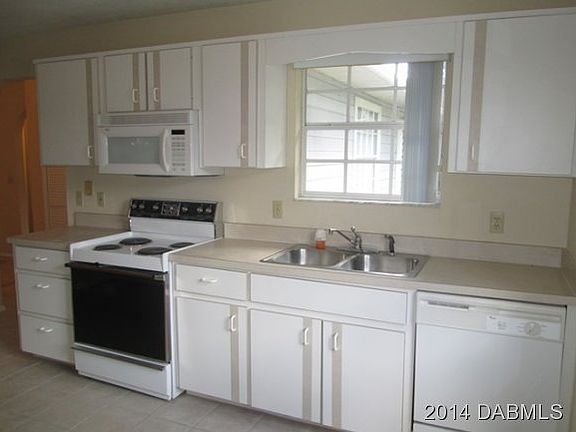 3rd image of 2927 Nordman Ave