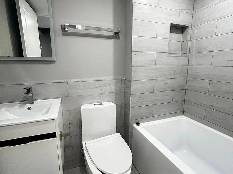 2110 N Franklin St #1 — Photo 5