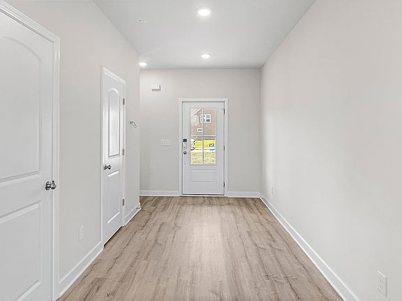4th image of 1193 Daphne Dr