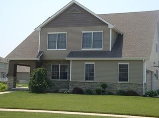 315 125th Pl, Crown Point, IN 46307