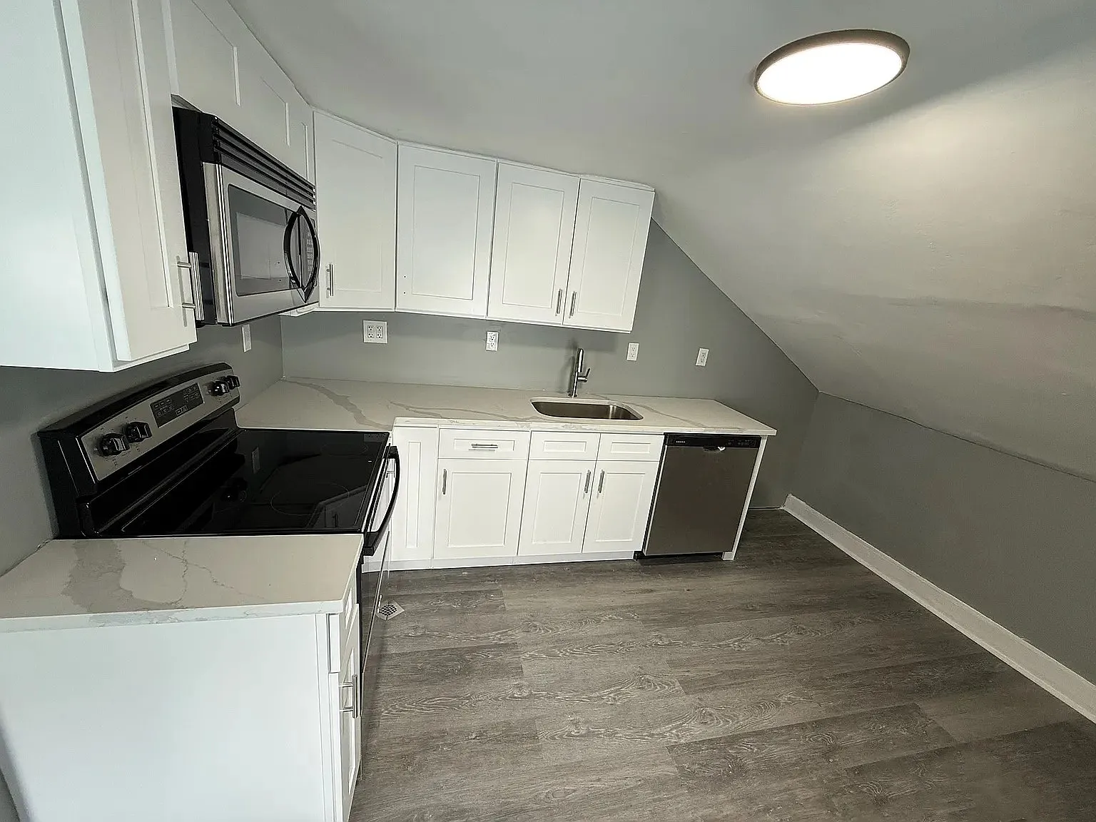2 bed, $2,300 — Photo 4