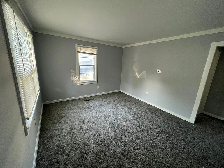 44 Elizabeth St — Photo 10