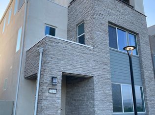 27140 Skyland Way, Valencia, CA 91381