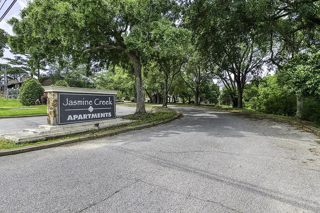 Jasmine Creek Apartments — Photo 4