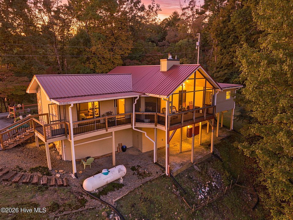 1st image of 212 Cornwell Lane
