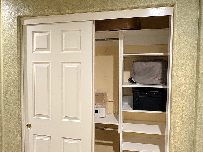 kids rooms closets