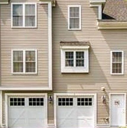 3 story condo-lots of space