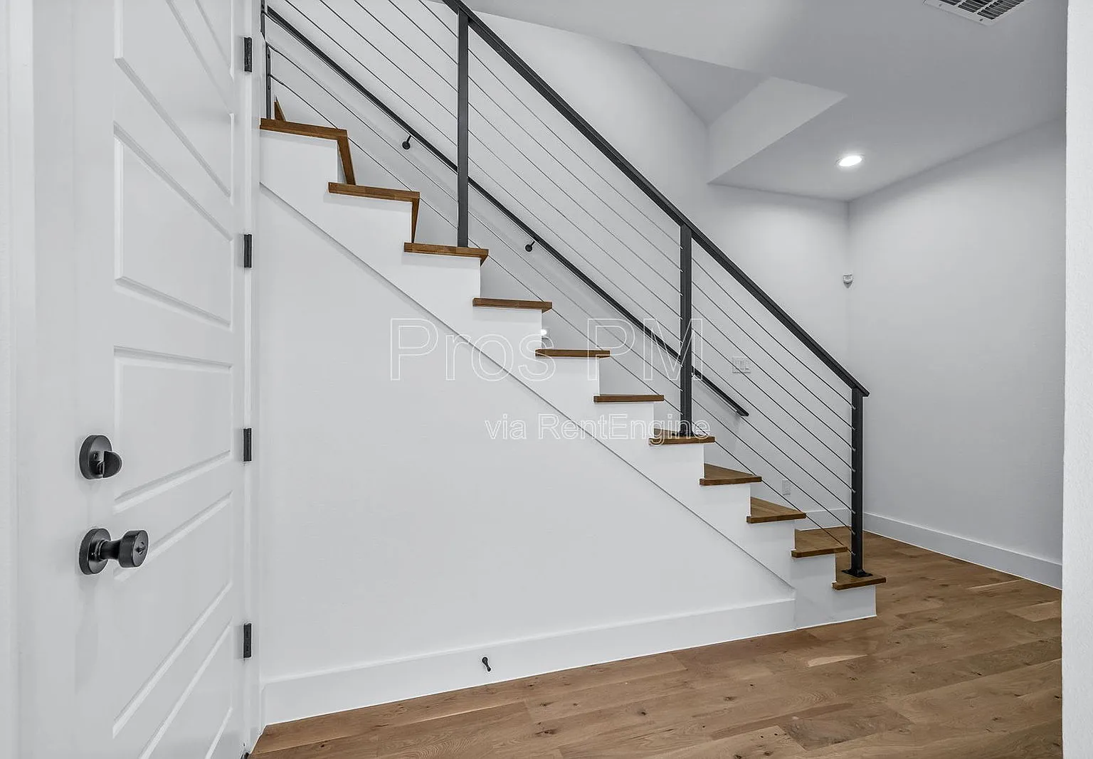 3 bed, 3.5 bath, 2571 sqft, $3,499 — Photo 4