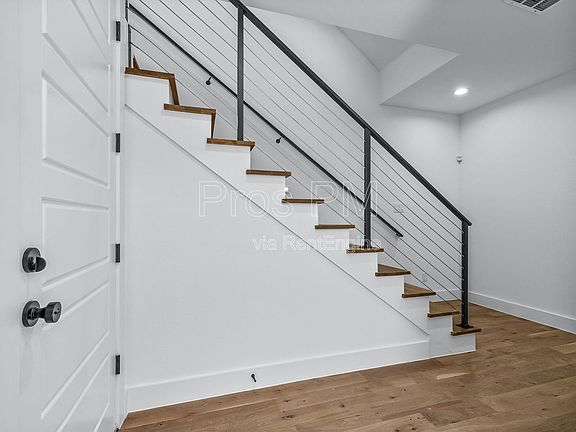 4th image of 410 Avenue L Unit B