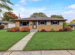 6004 Oriole Ln, Greendale, WI 53129