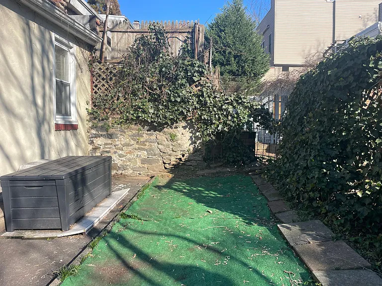 165 Green Ln #1 — Photo 10