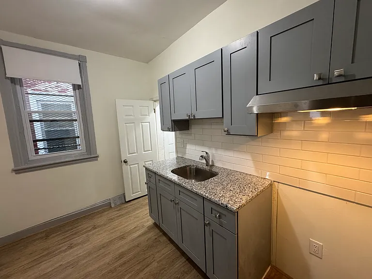 2728 N Newkirk St — Photo 5