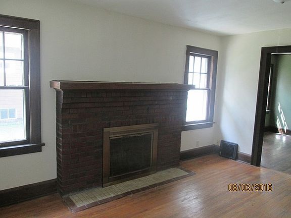 2nd image of 2216 Douglas St