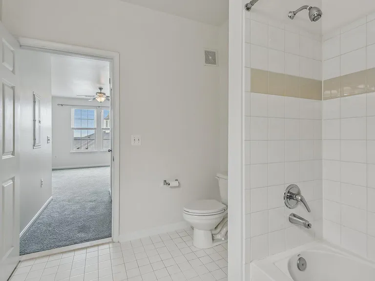 2321 25th St S #411 — Photo 25