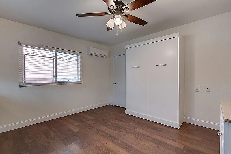 Studio, 300 sqft, $1,100 — Photo 3