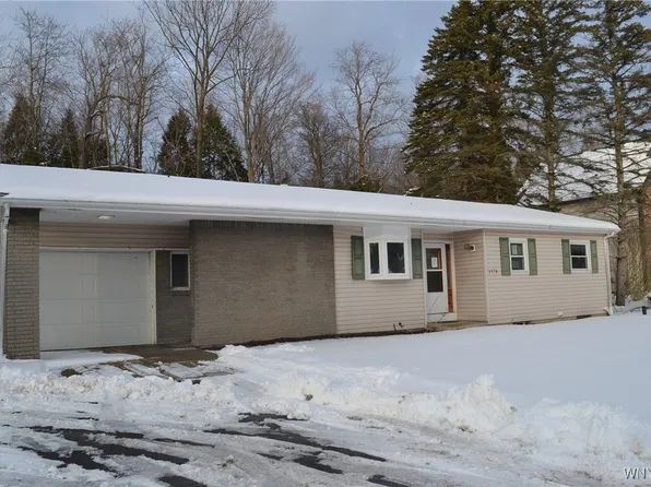 3974 N Hampton Brook Dr, Hamburg, NY 14075
