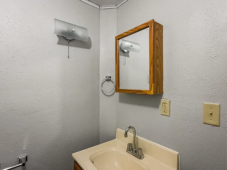 1009 2nd Ave N #6 — Photo 6