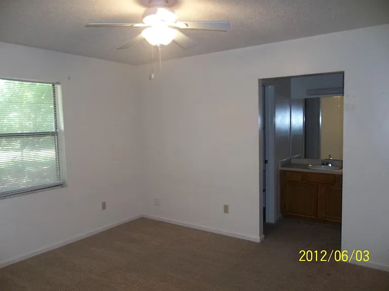 100 Creekwood Cir — Photo 25