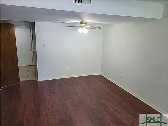 3rd image of 2220 E Victory Drive #13
