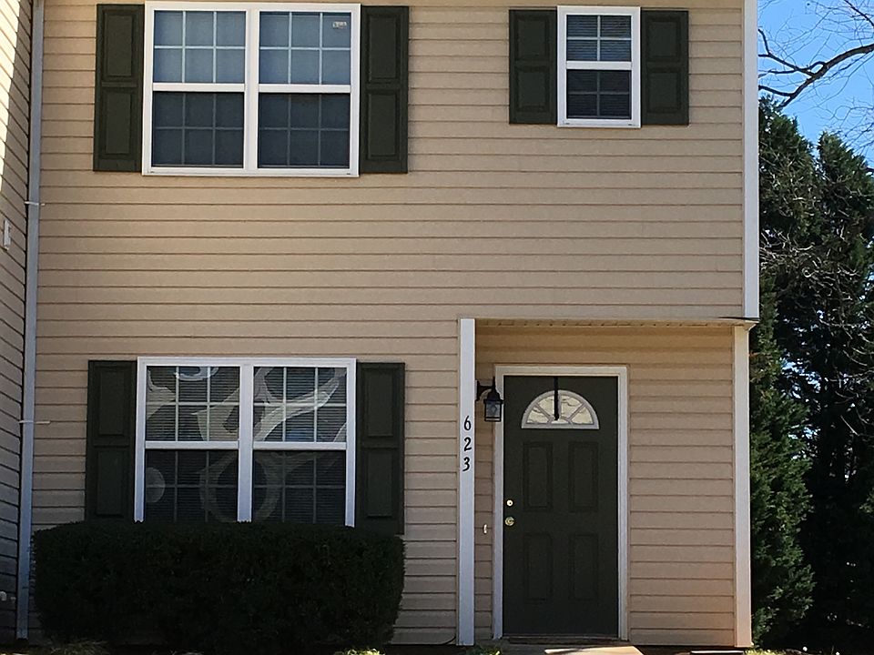 End unit townhouse