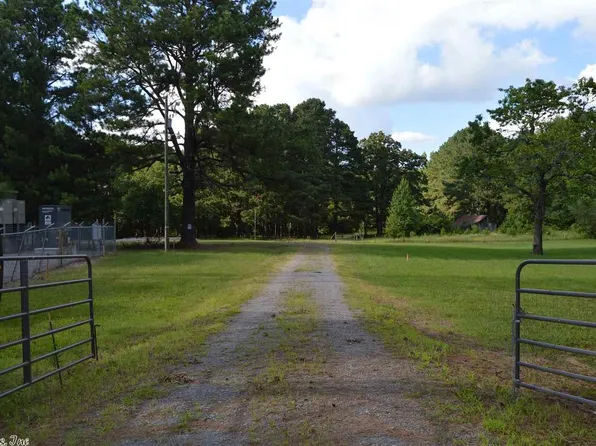 1031 Olive St, Redfield, AR 72132