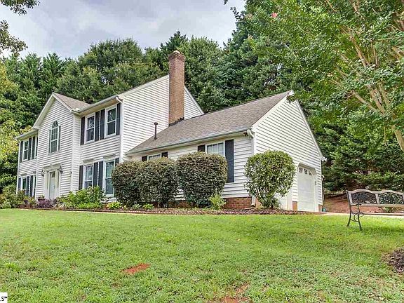4th image of 405 Waters Edge Dr