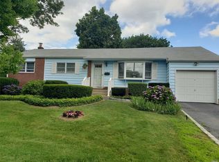 1 Elwin Pl, East Northport, NY 11731