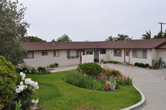 1st image of 2466 Fernwood Dr