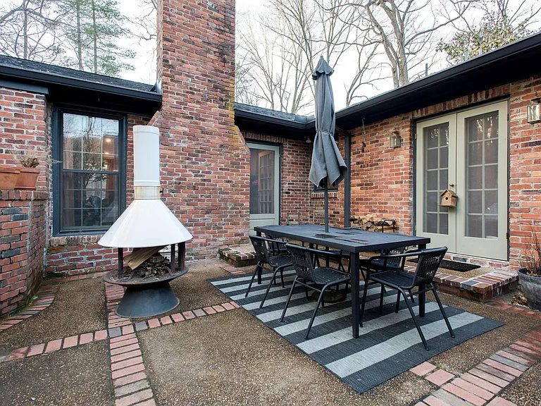 1745 Kingsbury Dr — Photo 46