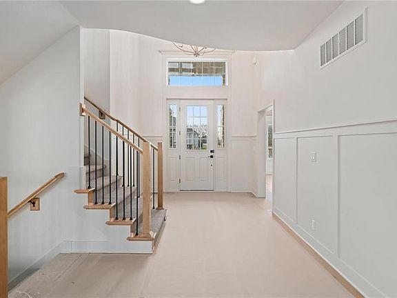 2nd image of 16701 Rosehill St