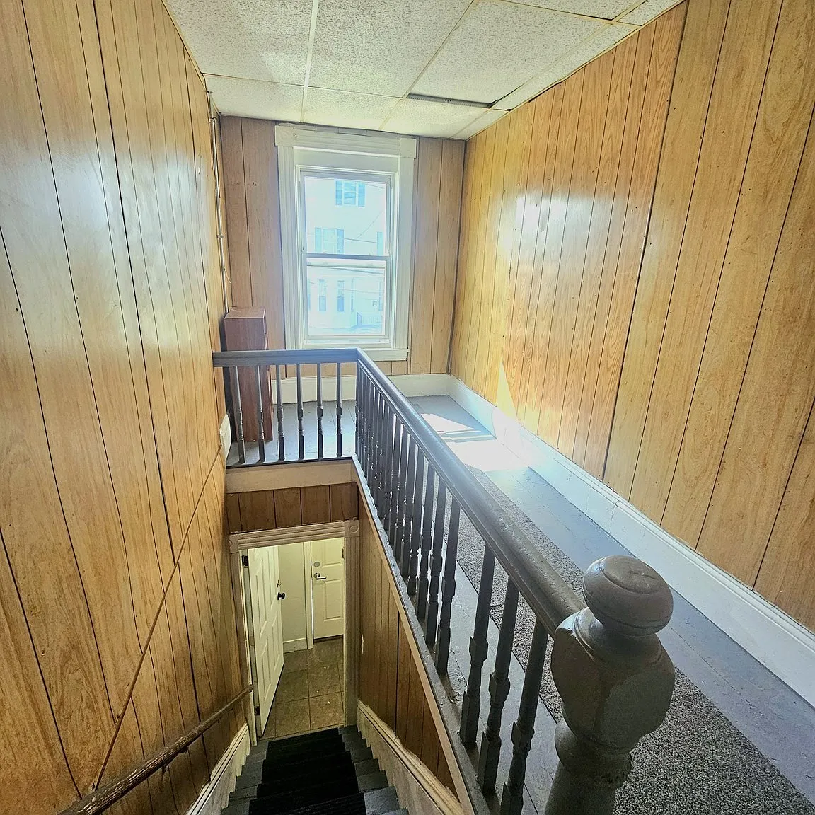 3 bed, 1.0 bath, 1016 sqft, $2,100 — Photo 3