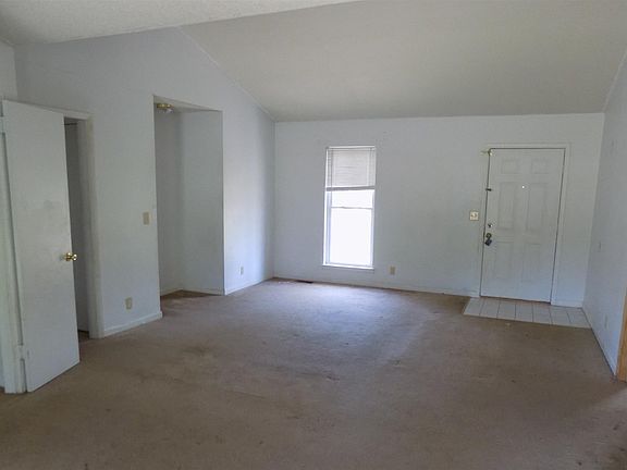 3rd image of 478 Aspen Dr