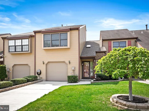 3 Francis Ct, Robbinsville, NJ 08691