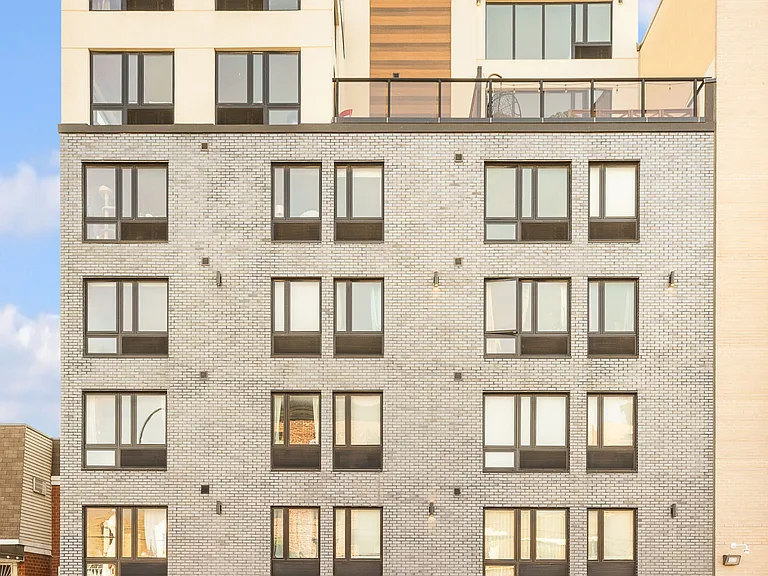 605 Hart St #203 — Photo 7