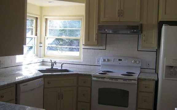 5th image of 2730 El Roble Dr